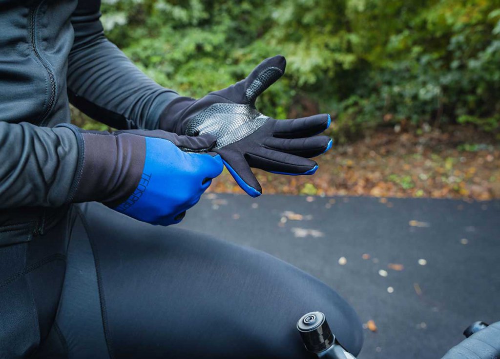 How to choose the right winter cycling gloves